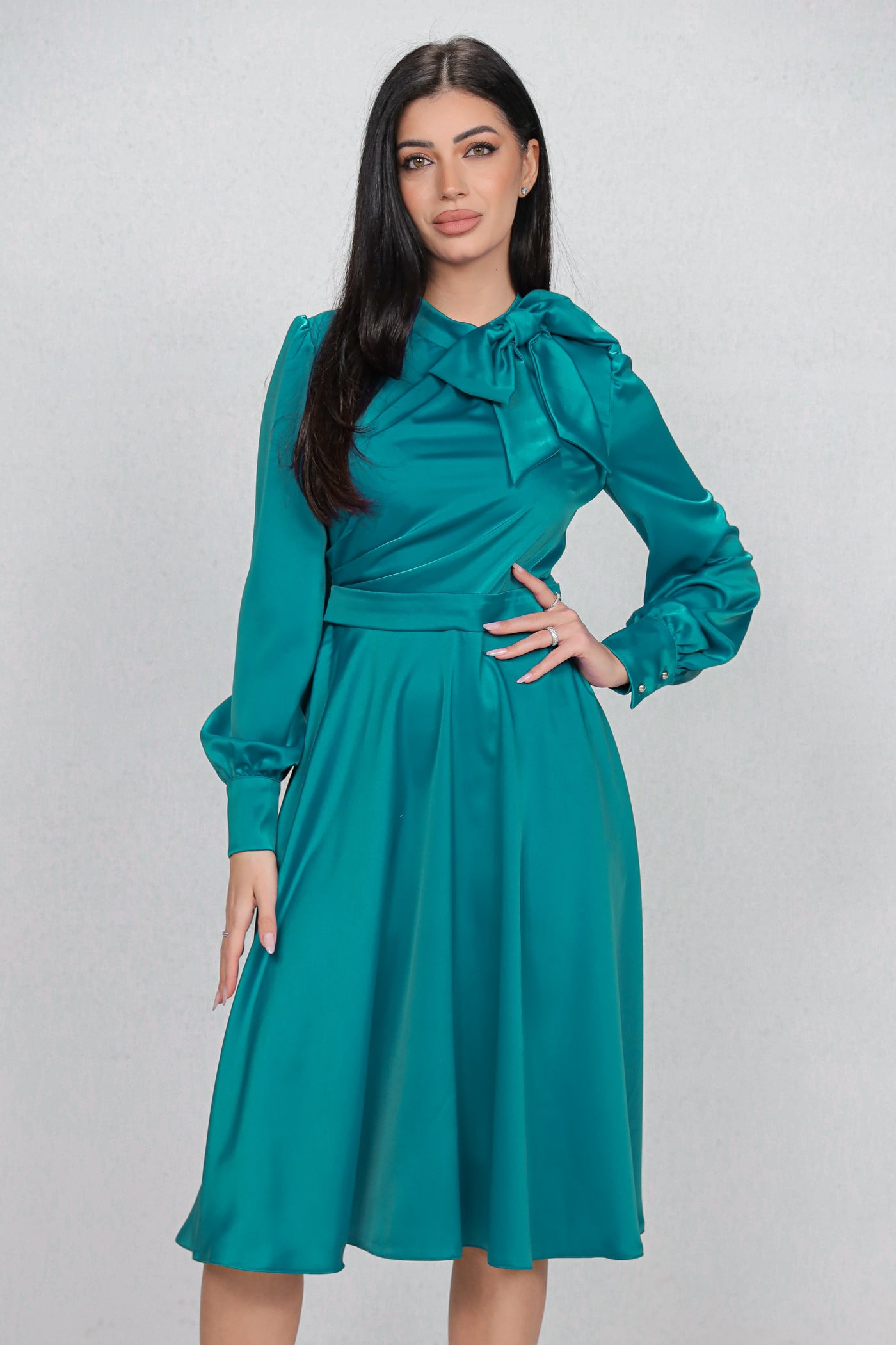Rochie MBG turquoise satinata cu funda la gat
