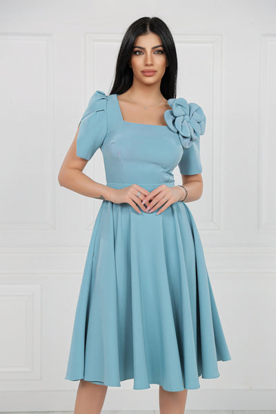 Rochie MBG bleu cu maneci despicate si floare pe umar