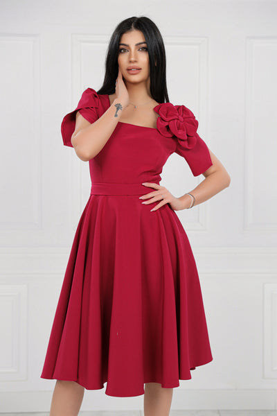 Rochie MBG magenta cu maneci despicate si floare pe umar