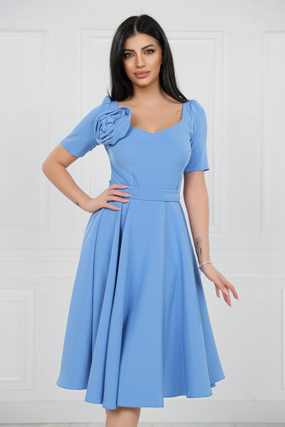 Rochie MBG bleu cu floare la decolteu