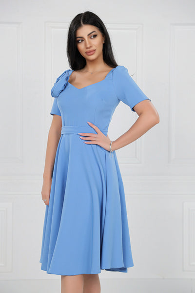 Rochie MBG bleu cu floare la decolteu