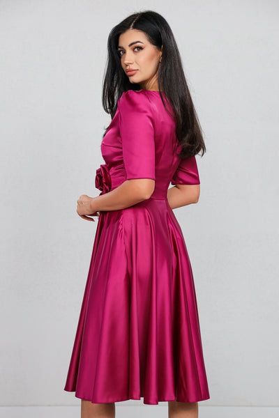 Rochie MBG magenta satinata cu floare 3D in talie