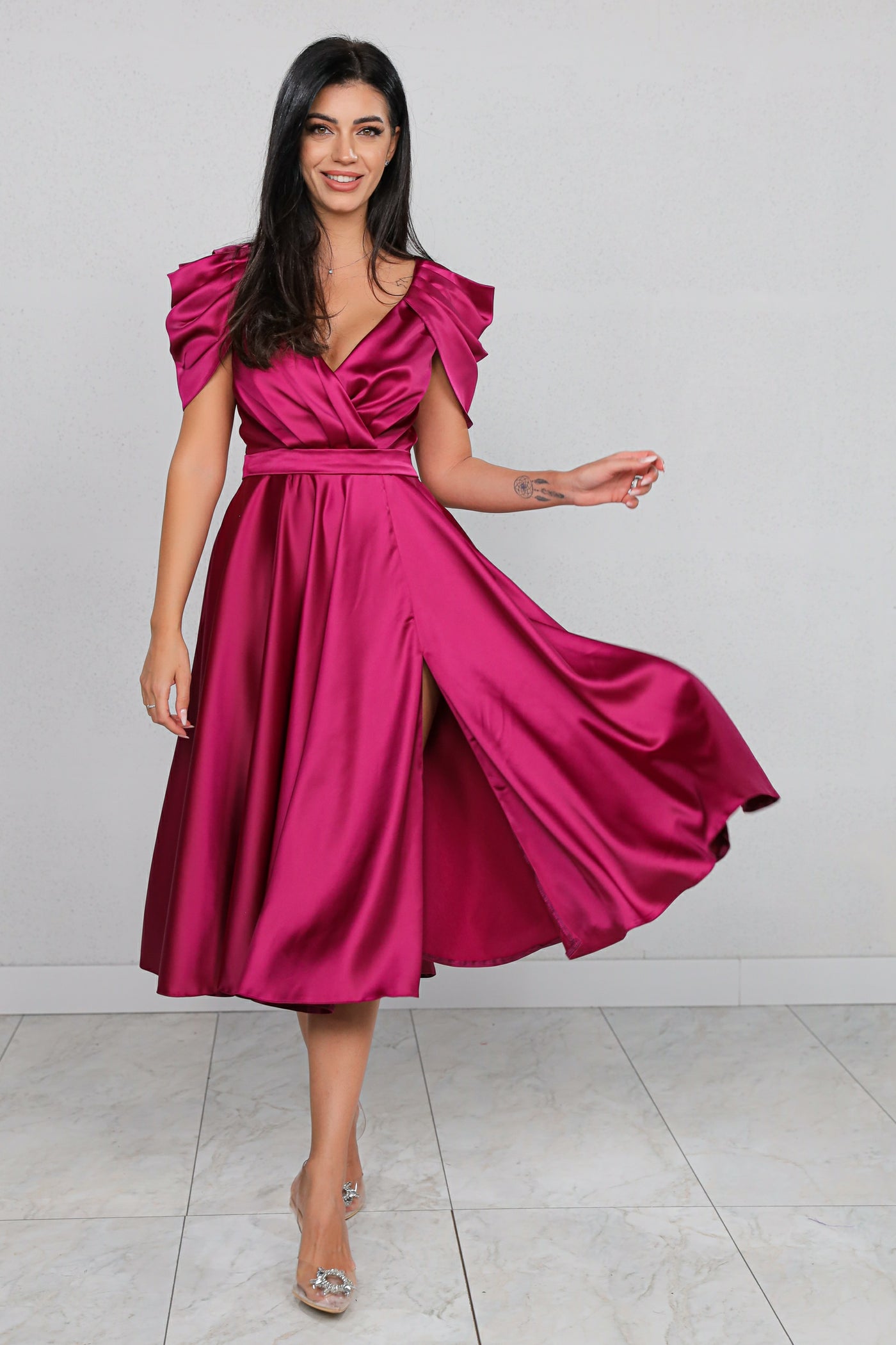 Rochie MBG magenta cu maneca din falduri