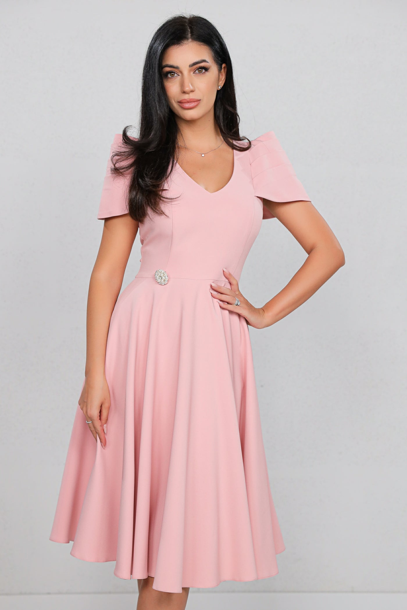 Rochie MBG roz cu maneca din falduri si accesoriu in talie