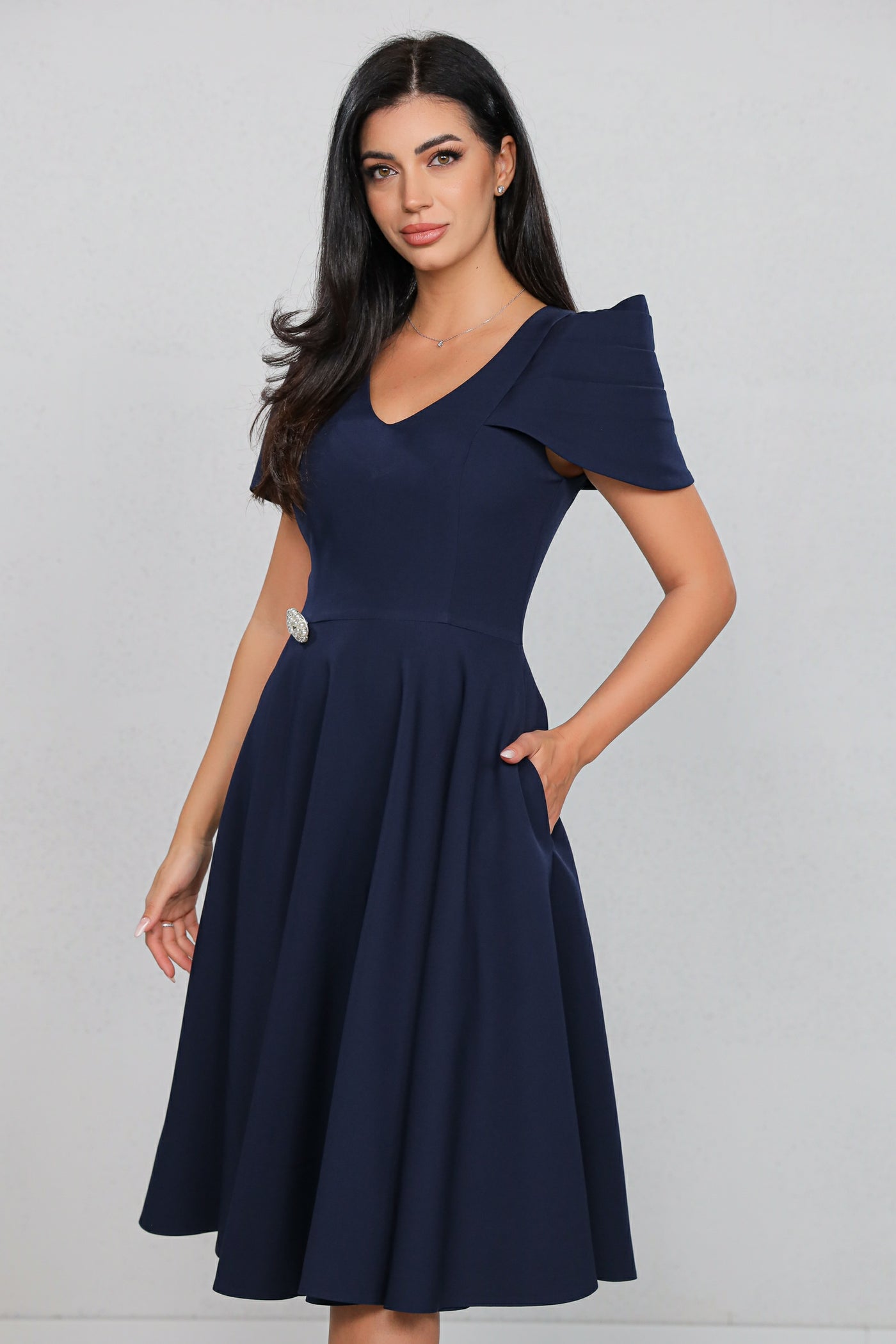 Rochie MBG bleumarin cu maneca din falduri si accesoriu in talie