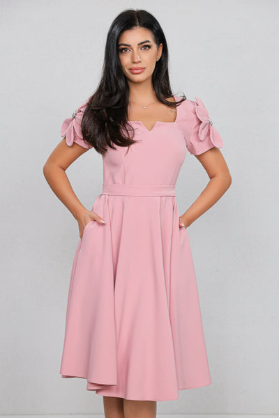 Rochie MBG roz clos cu floare pe umar pe maneca