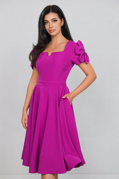Rochie MBG mov clos cu floare pe umar pe maneca