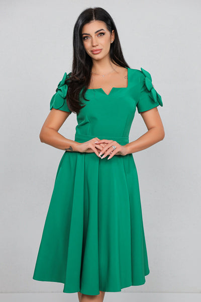 Rochie MBG verde clos cu floare pe umar pe maneca