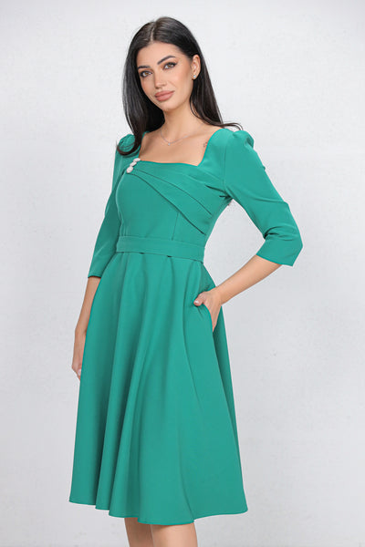 Rochie MBG verde cu design in zona bustului accesorizat cu nasturi perlute