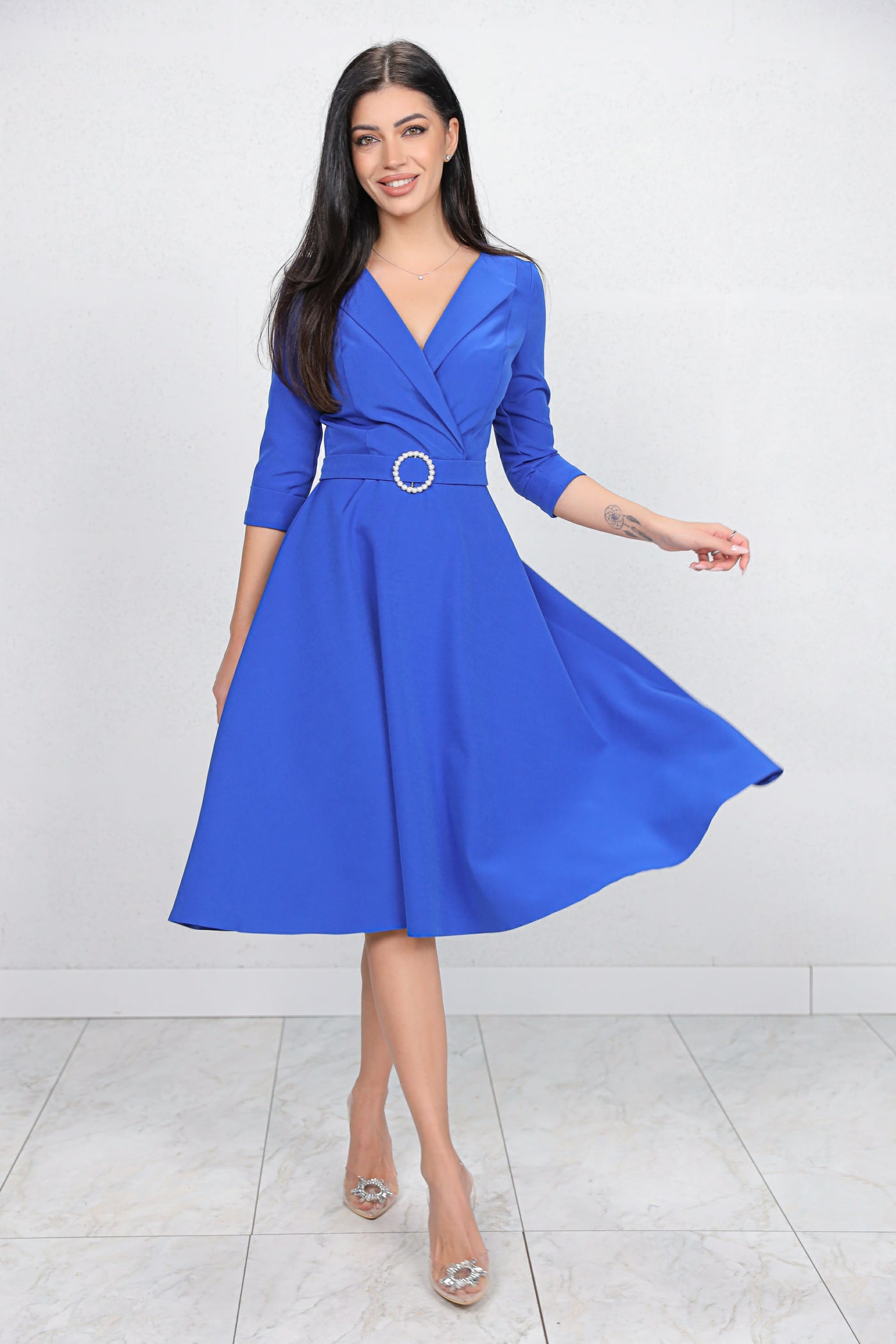 Rochie MBG albastra cu revere si catarama cu perle