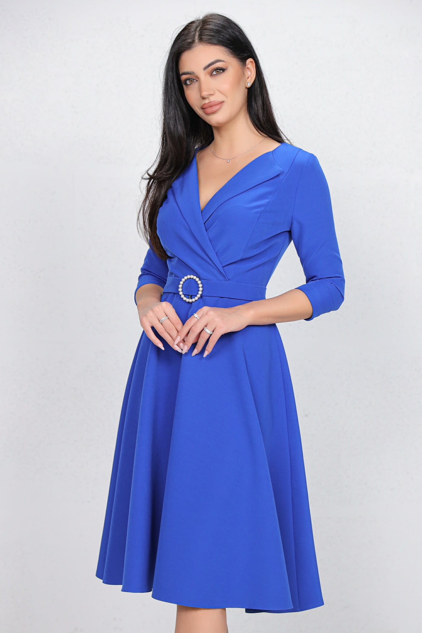 Rochie MBG albastra cu revere si catarama cu perle