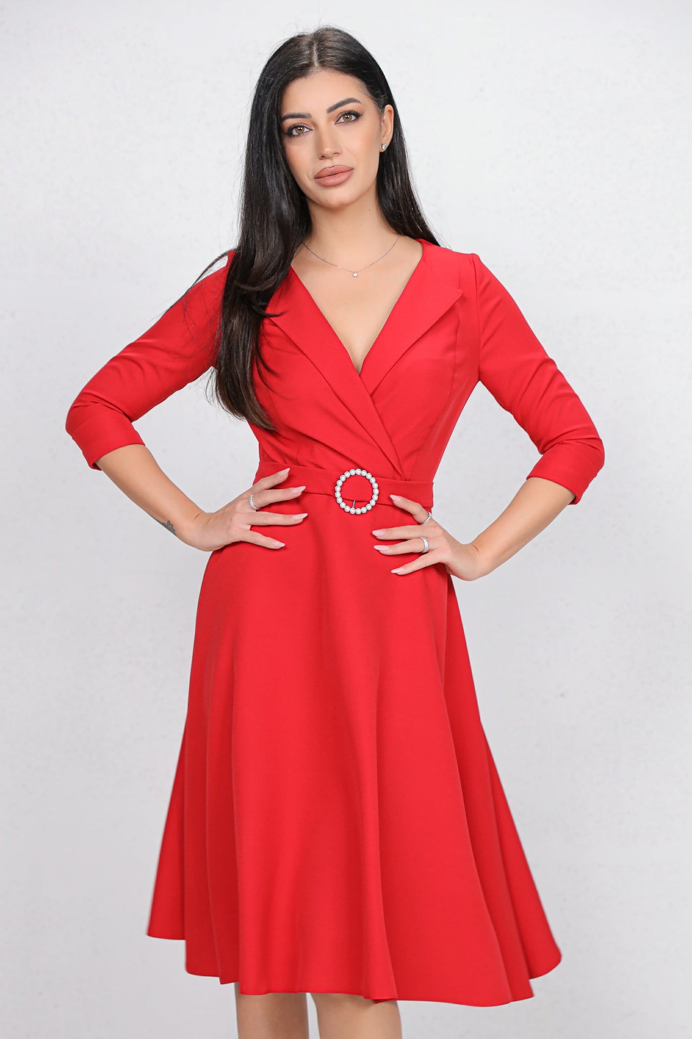 Rochie MBG rosie cu revere si catarama cu perle