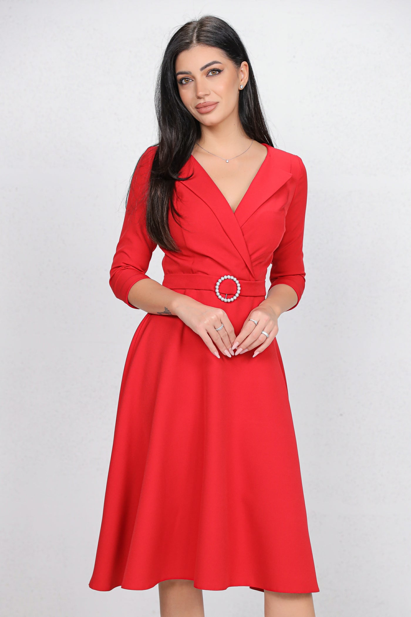 Rochie MBG rosie cu revere si catarama cu perle