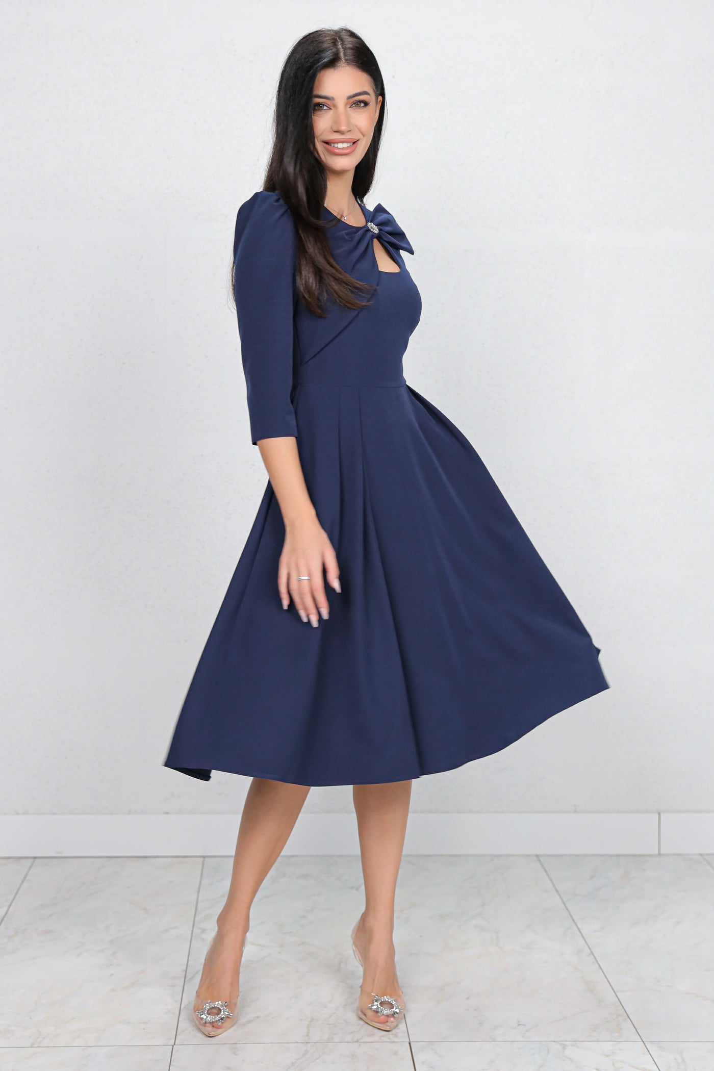 Rochie MBG bleumarin cu funda 3D pe umar si decupaj la decolteu