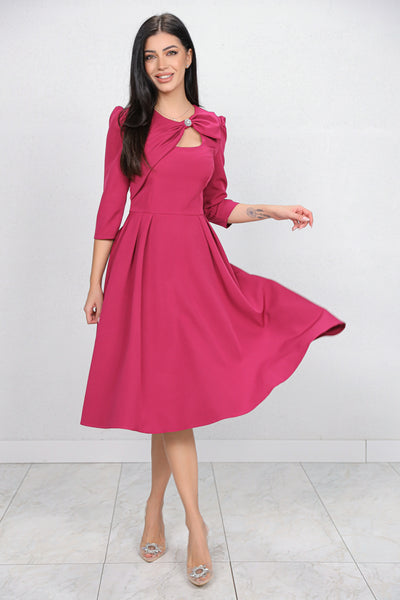 Rochie MBG magenta cu funda 3D pe umar si decupaj la decolteu