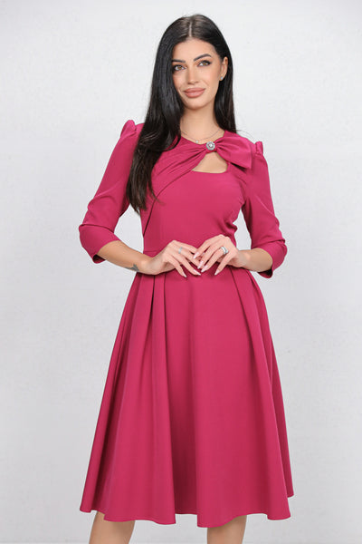 Rochie MBG magenta cu funda 3D pe umar si decupaj la decolteu