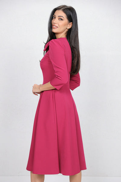 Rochie MBG magenta cu funda 3D pe umar si decupaj la decolteu