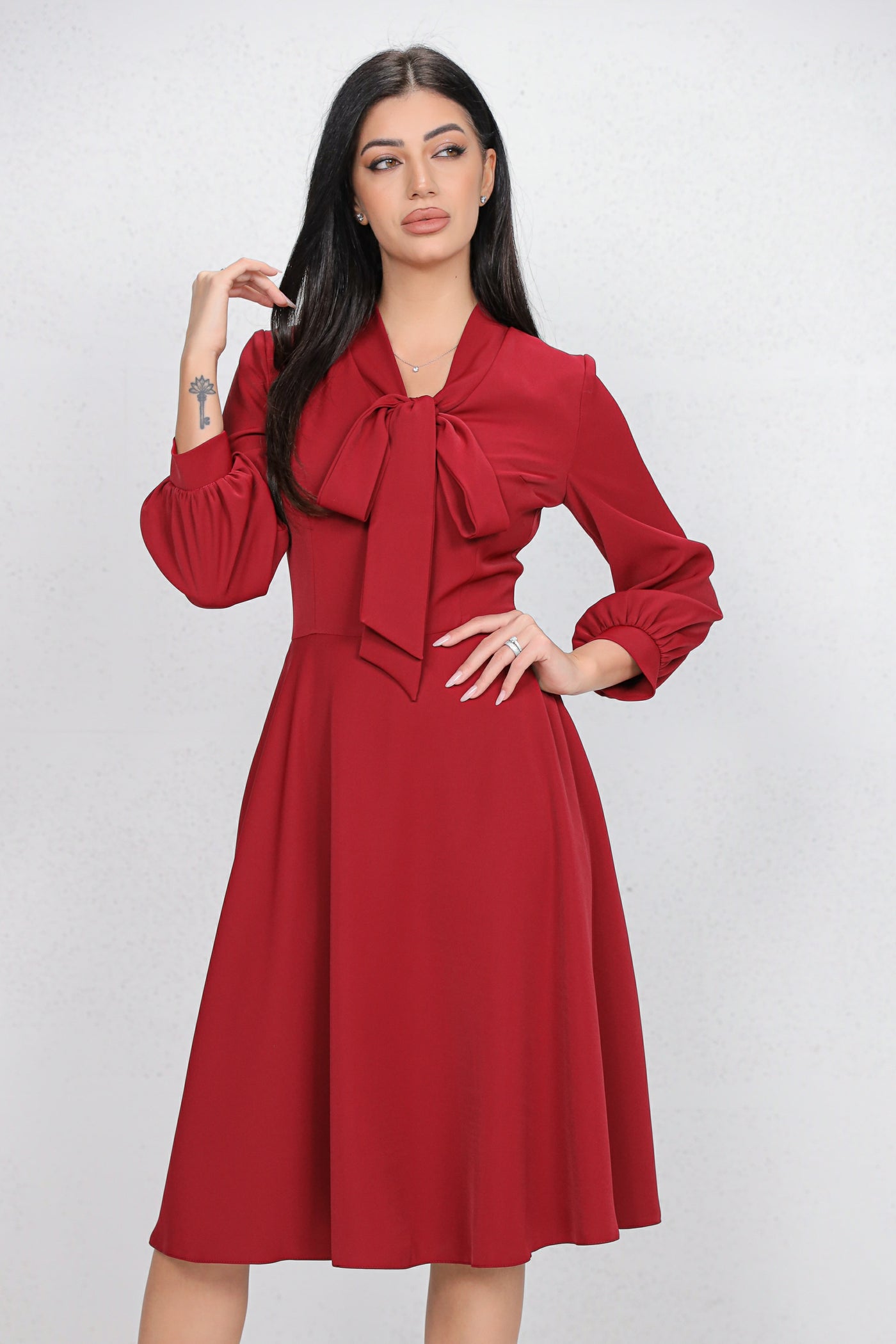 Rochie MBG bordo cu guler tip esarfa