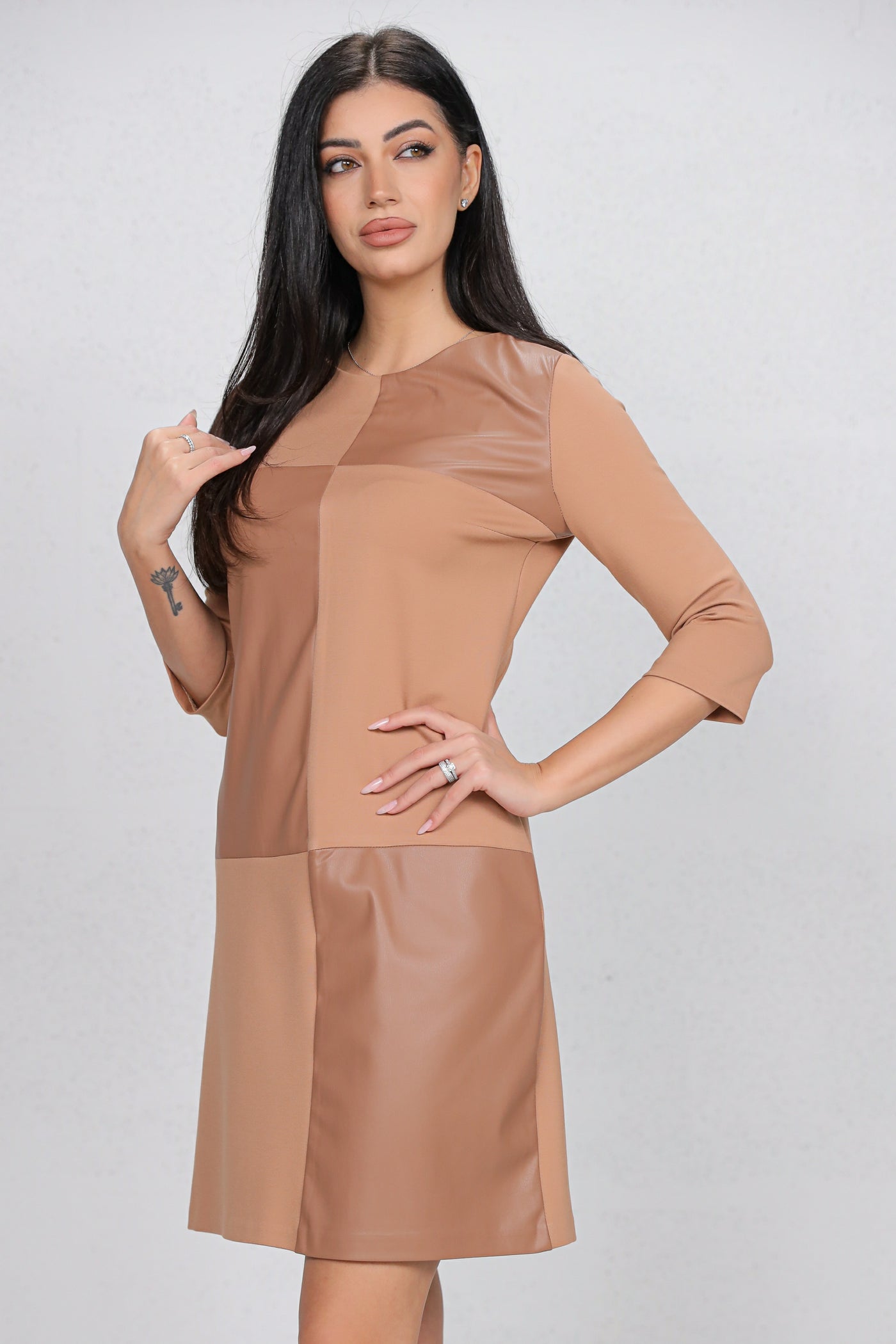 Rochie MBG bej din stofa in combinatie cu piele ecologica