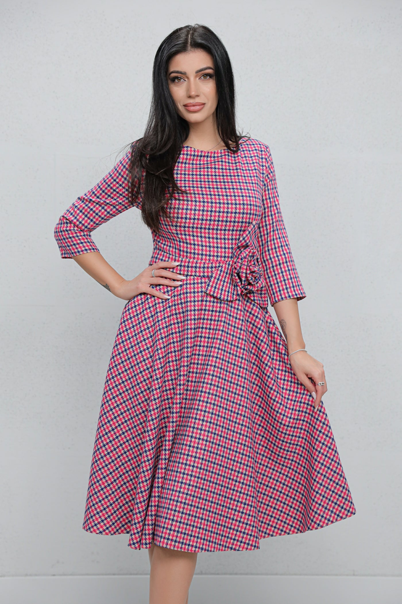 Rochie MBG fuchsia cu carouri si floare 3D in talie