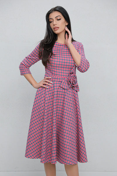 Rochie MBG fuchsia cu carouri si floare 3D in talie