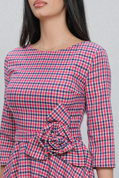 Rochie MBG fuchsia cu carouri si floare 3D in talie