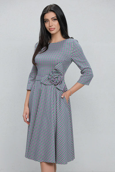 Rochie MBG bej cu carouri si floare 3D in talie