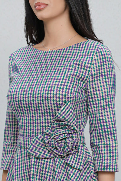 Rochie MBG bej cu carouri si floare 3D in talie