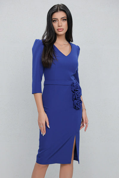 Rochie MBG albastra accesorizata cu trandafiri pe fusta