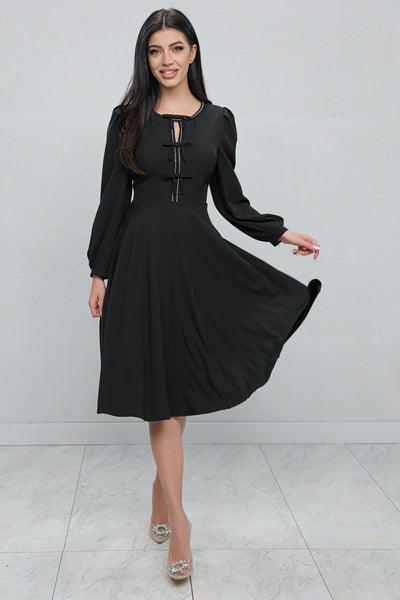 Rochie MBG neagră cu bandă stilizată si fundite pe bust