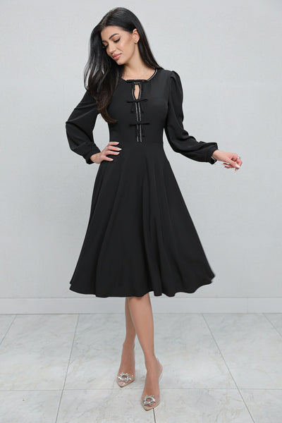 Rochie MBG neagră cu bandă stilizată si fundite pe bust