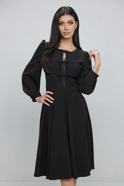 Rochie MBG neagră cu bandă stilizată si fundite pe bust