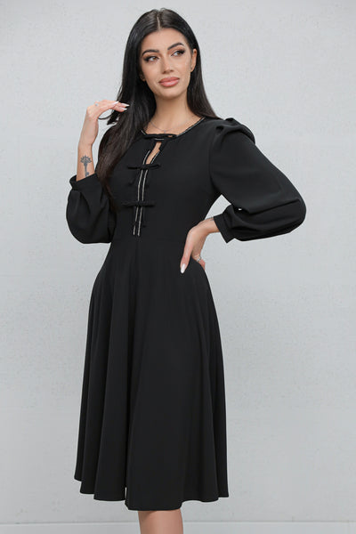 Rochie MBG neagră cu bandă stilizată si fundite pe bust