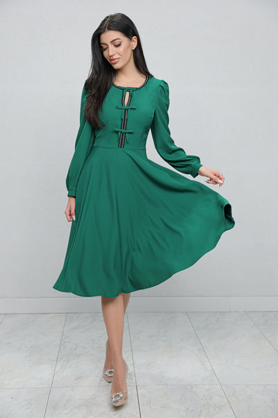 Rochie MBG verde cu bandă stilizată si fundite pe bust