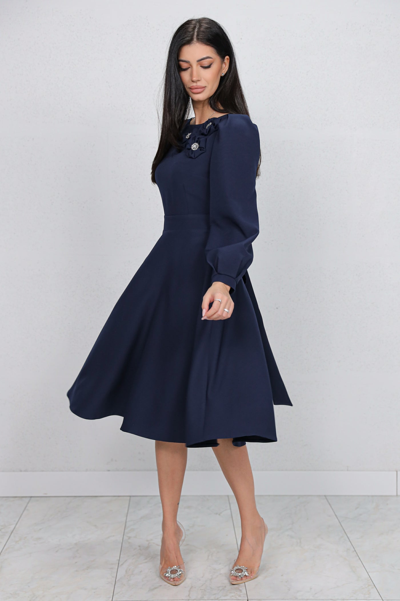 Rochie MBG bleumarin cu flori 3D pe umar si decupaj pe spate