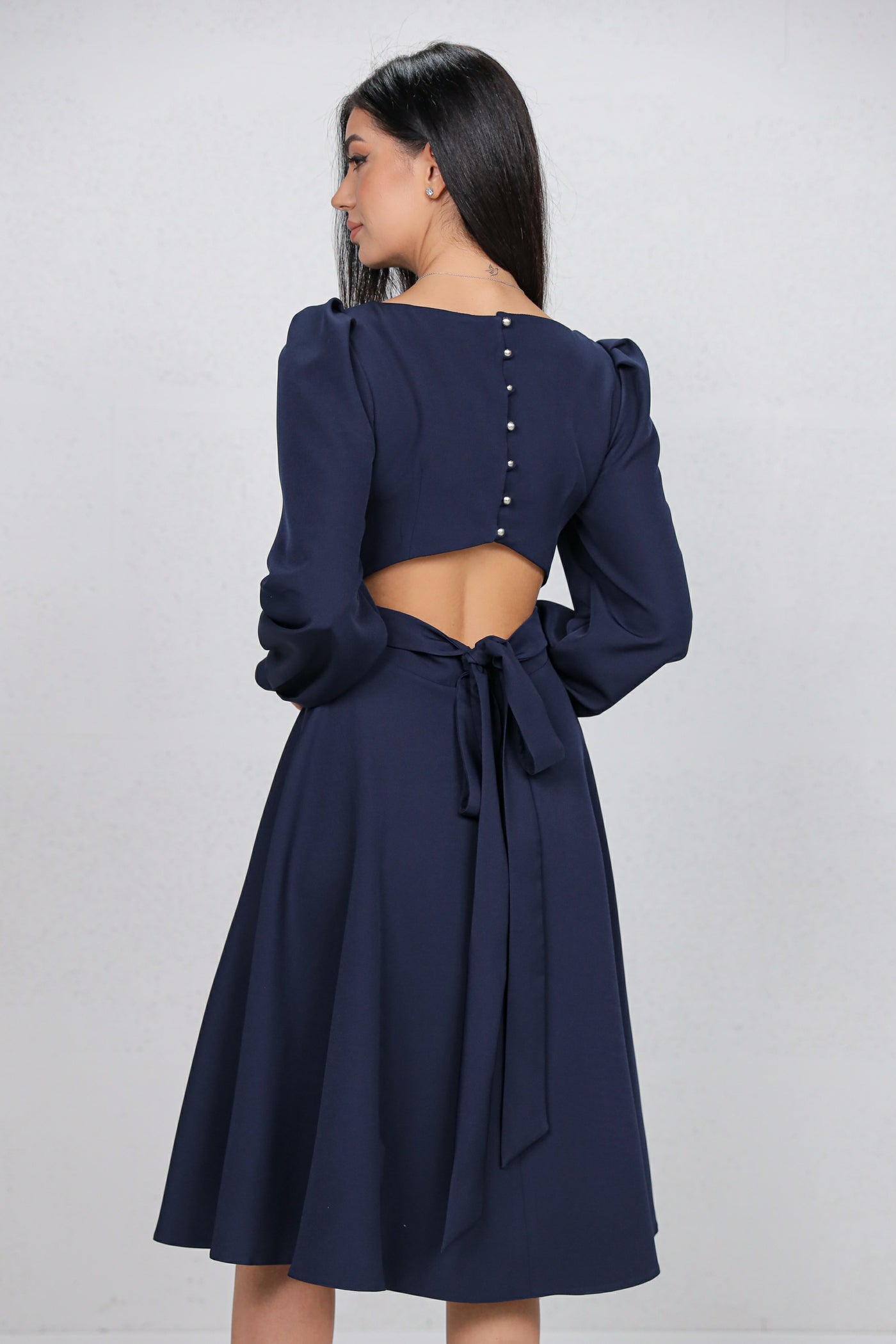 Rochie MBG bleumarin cu flori 3D pe umar si decupaj pe spate