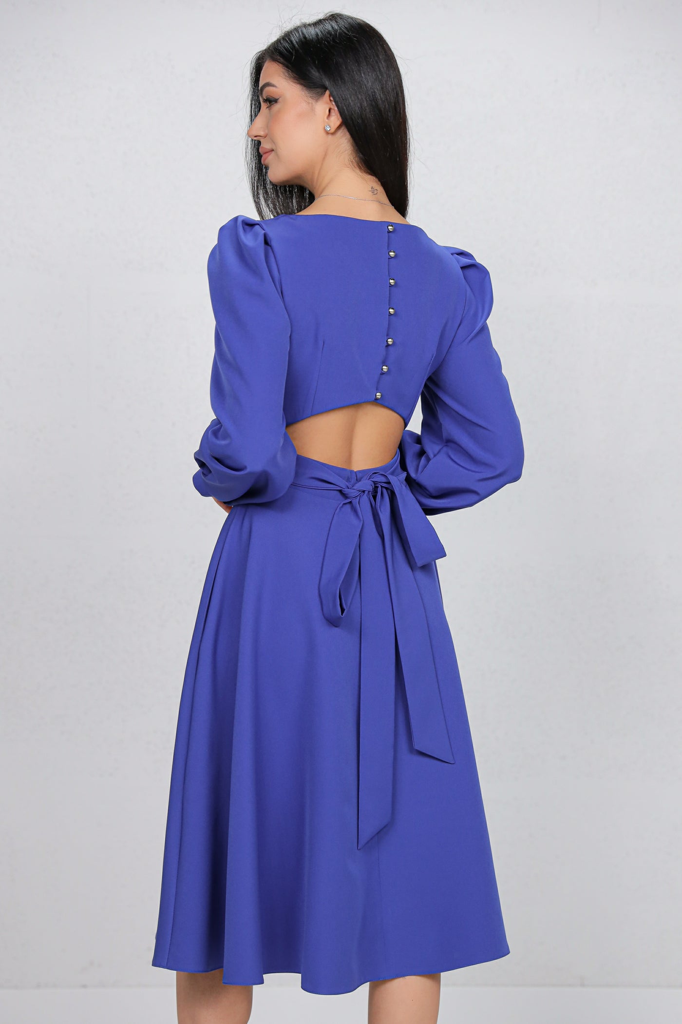 Rochie MBG albastra cu flori 3D pe umar si decupaj pe spate