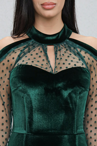 Rochie MBG verde din catifea cu maneci din tull cu buline si decupaj pe umar