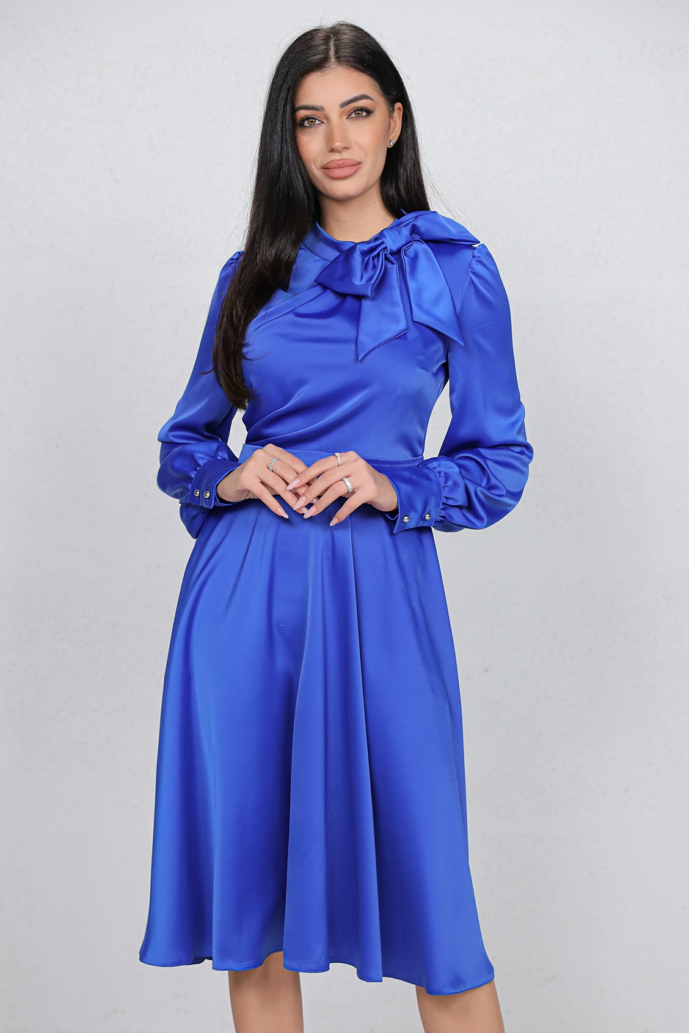 Rochie MBG albastra satinata cu funda la gat