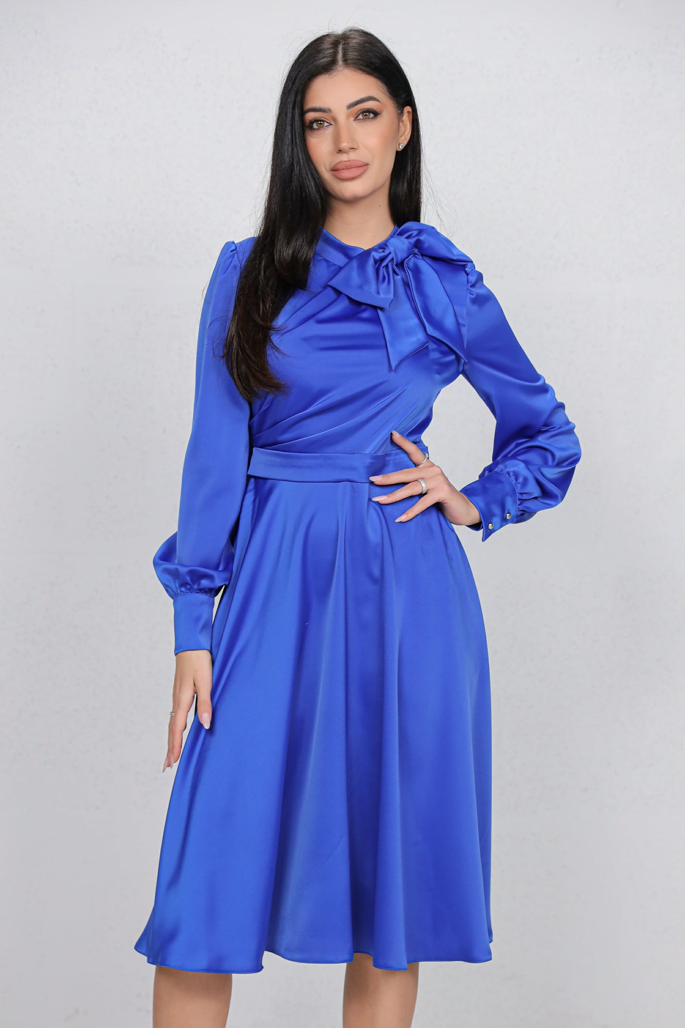 Rochie MBG albastra satinata cu funda la gat