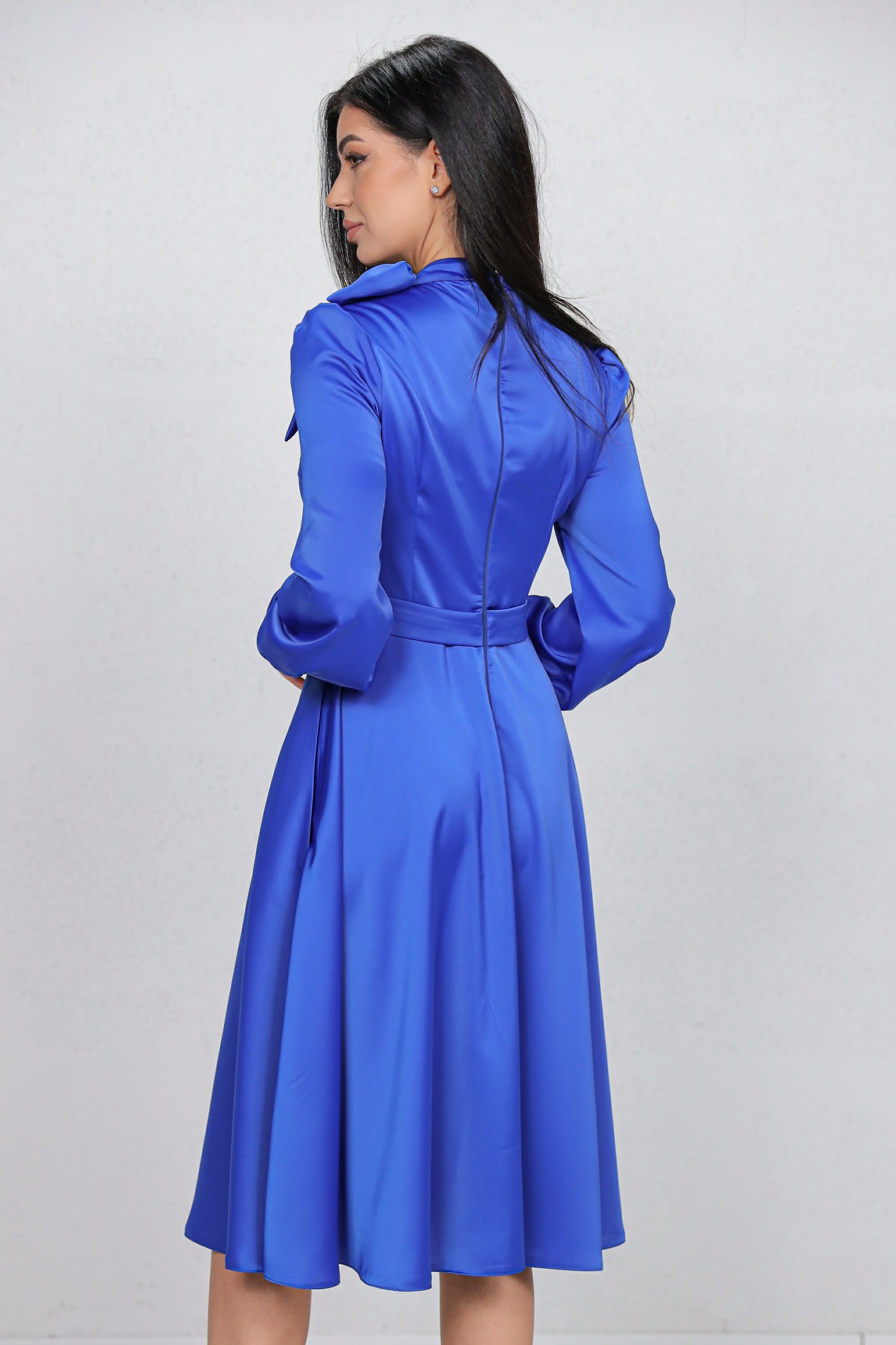 Rochie MBG albastra satinata cu funda la gat