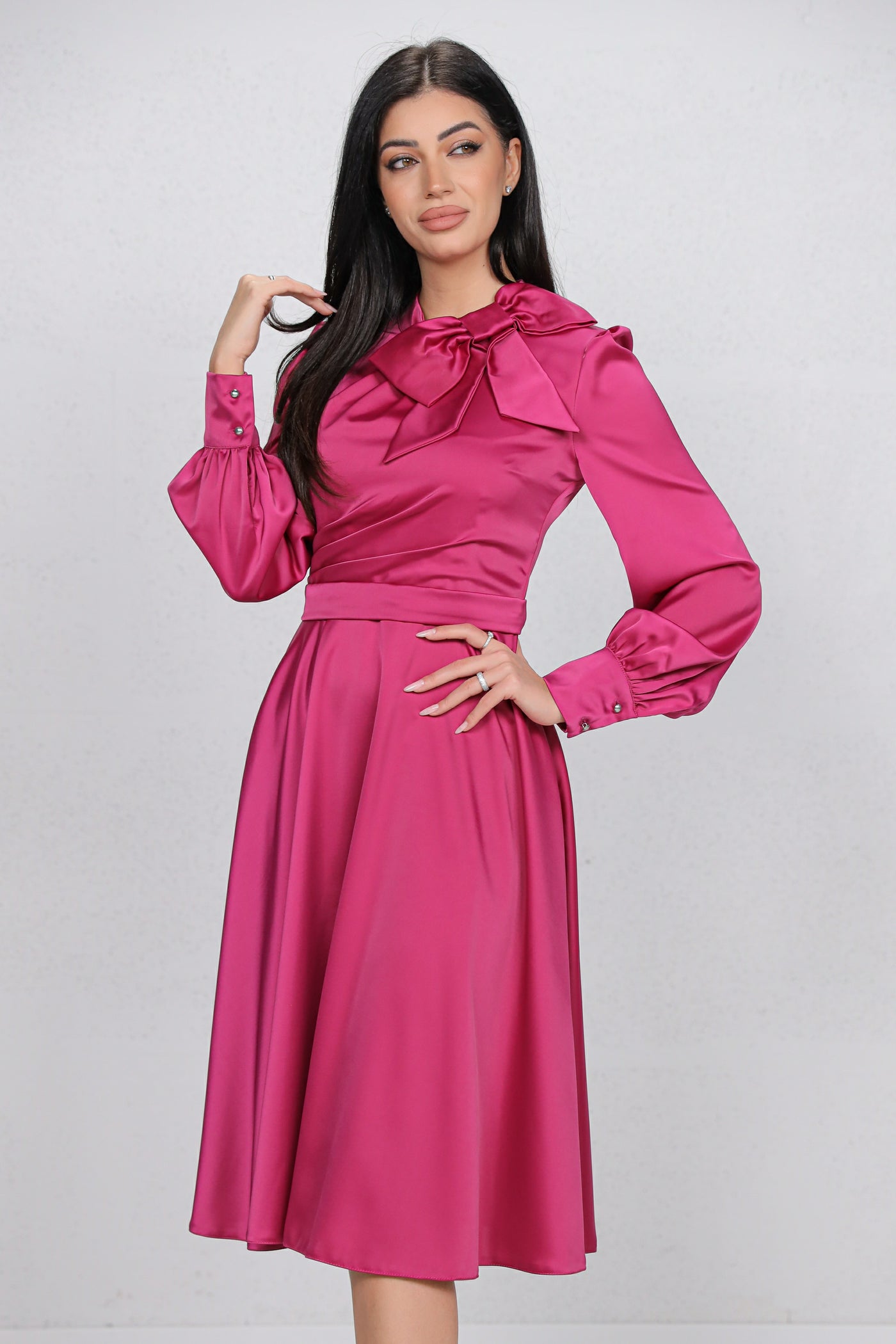 Rochie MBG magenta satinata cu funda la gat