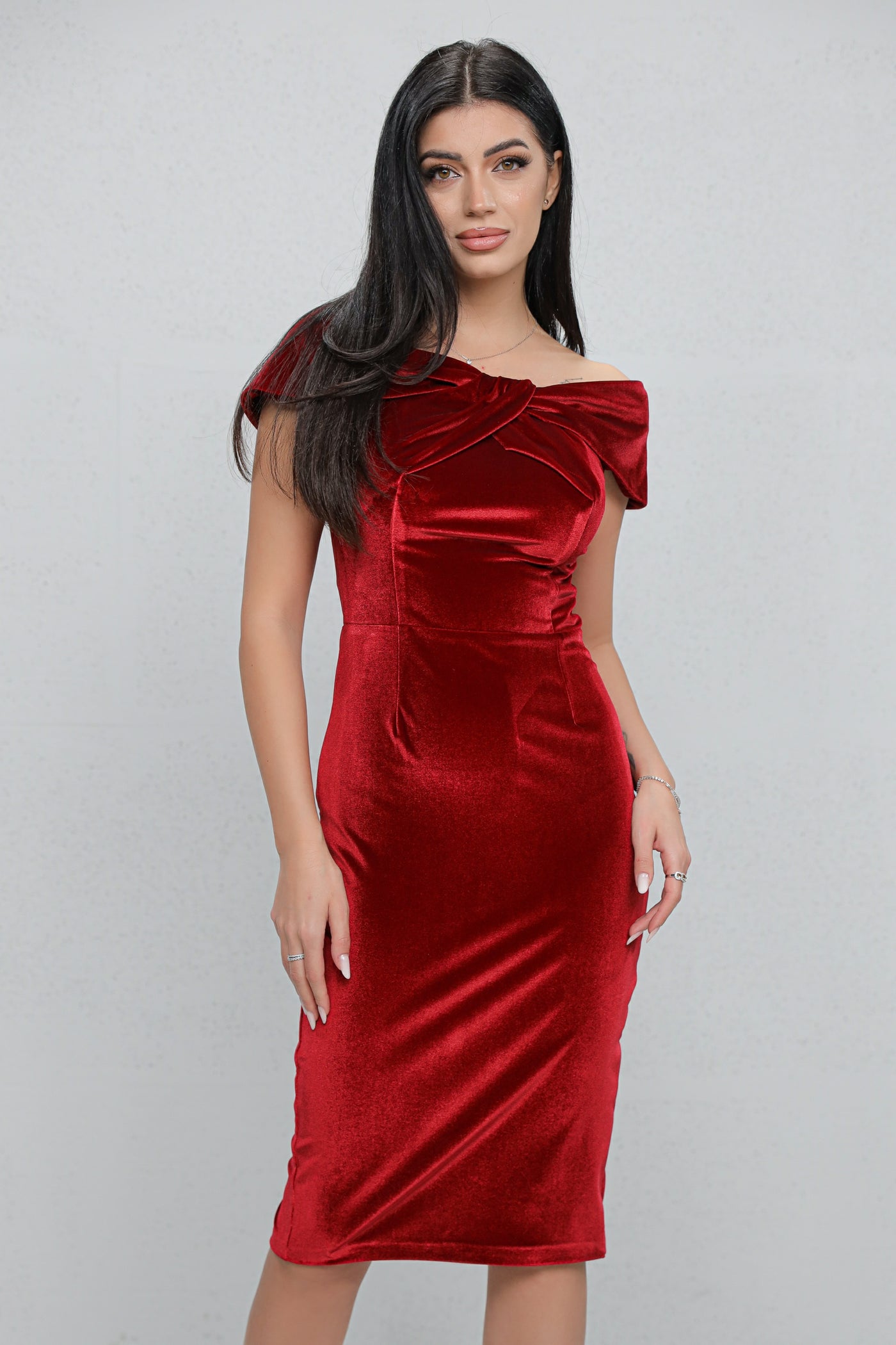 Rochie MBG bordo pe umeri cu funda la bust