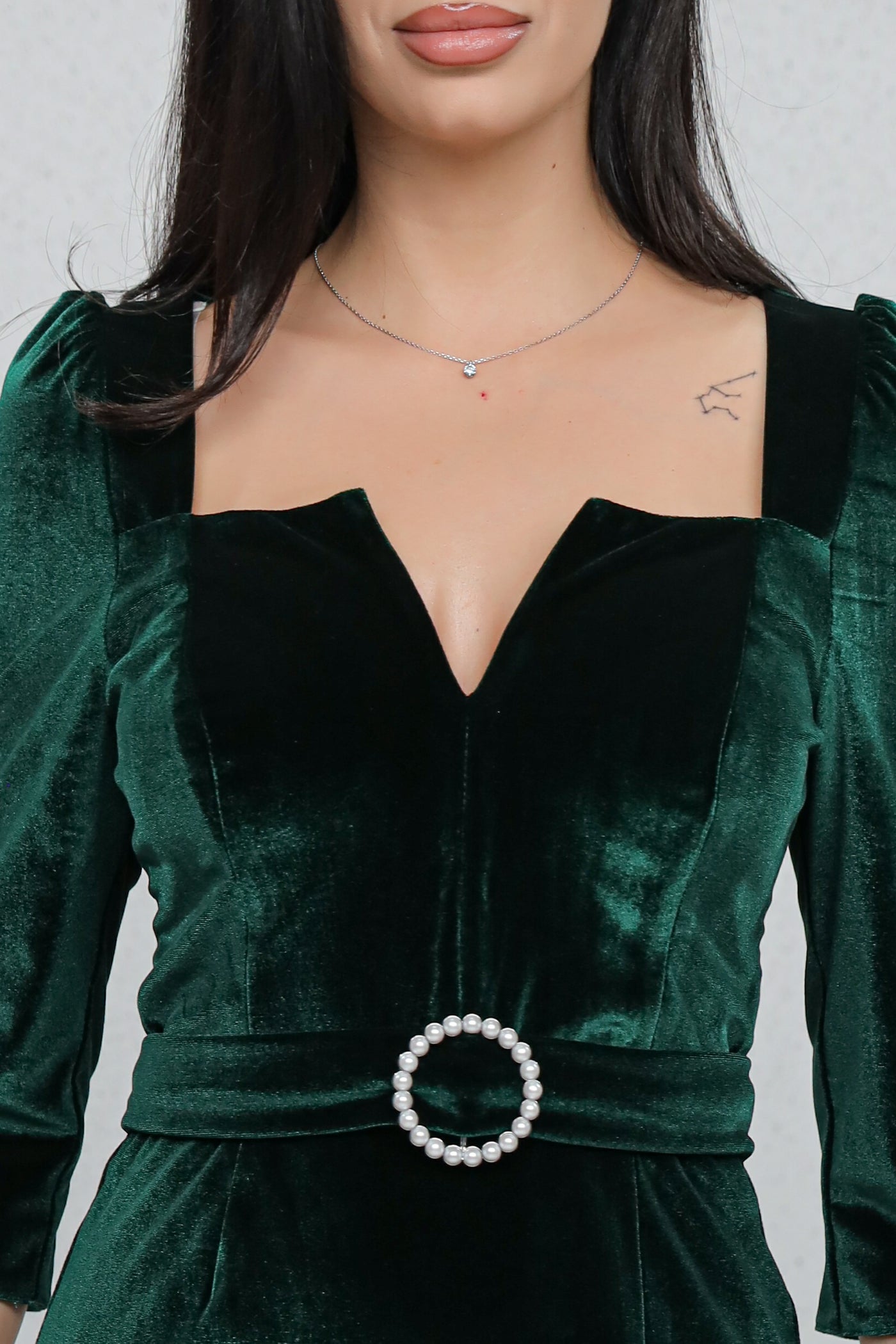 Rochie MBG verde din catifea si catarama cu perle