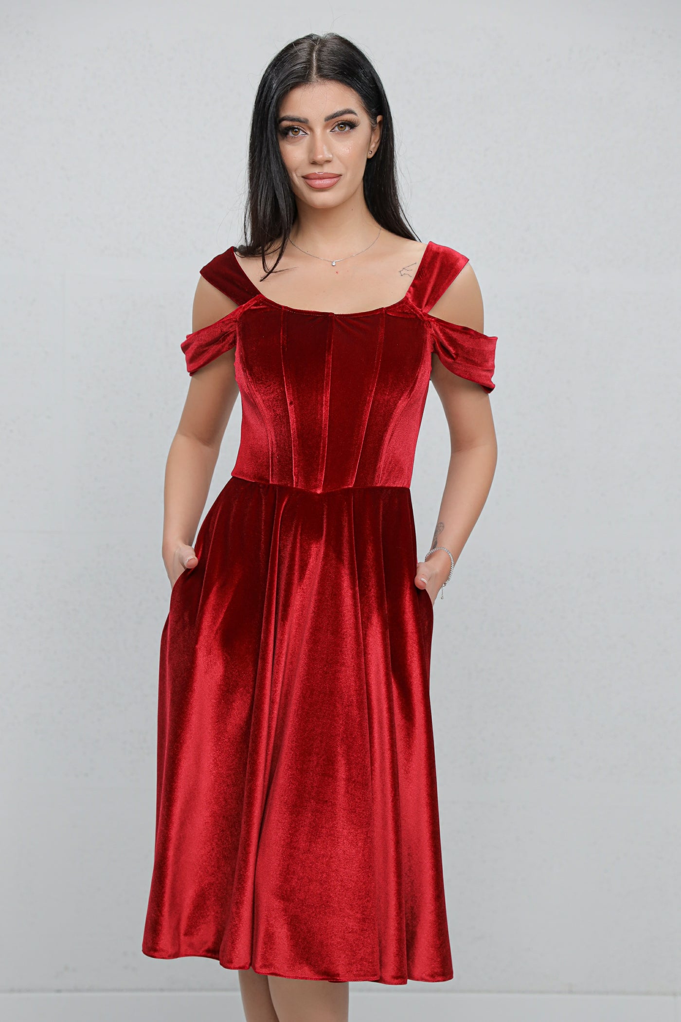 Rochie MBG bordo din catifea cu bust corsetat