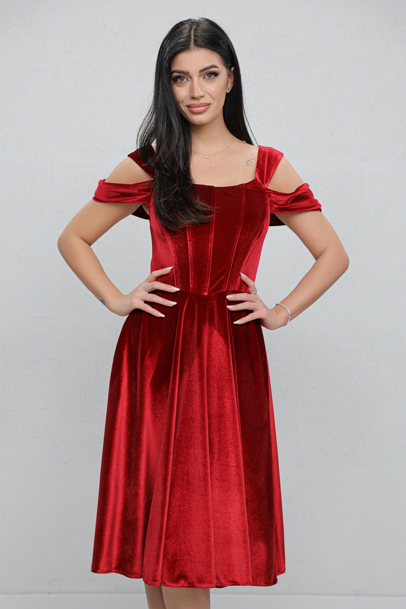 Rochie MBG bordo din catifea cu bust corsetat