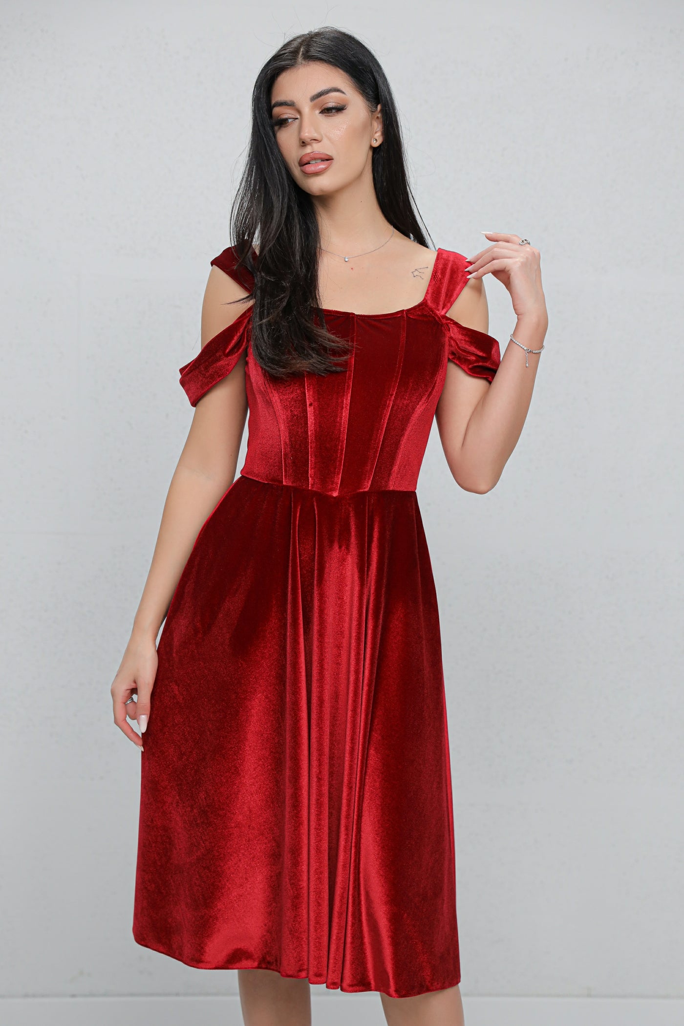 Rochie MBG bordo din catifea cu bust corsetat