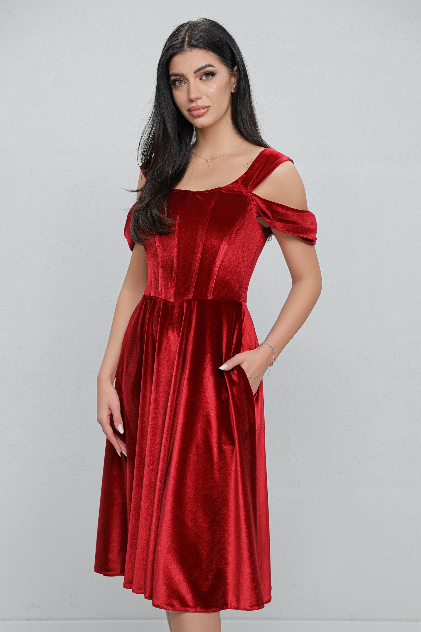 Rochie MBG bordo din catifea cu bust corsetat