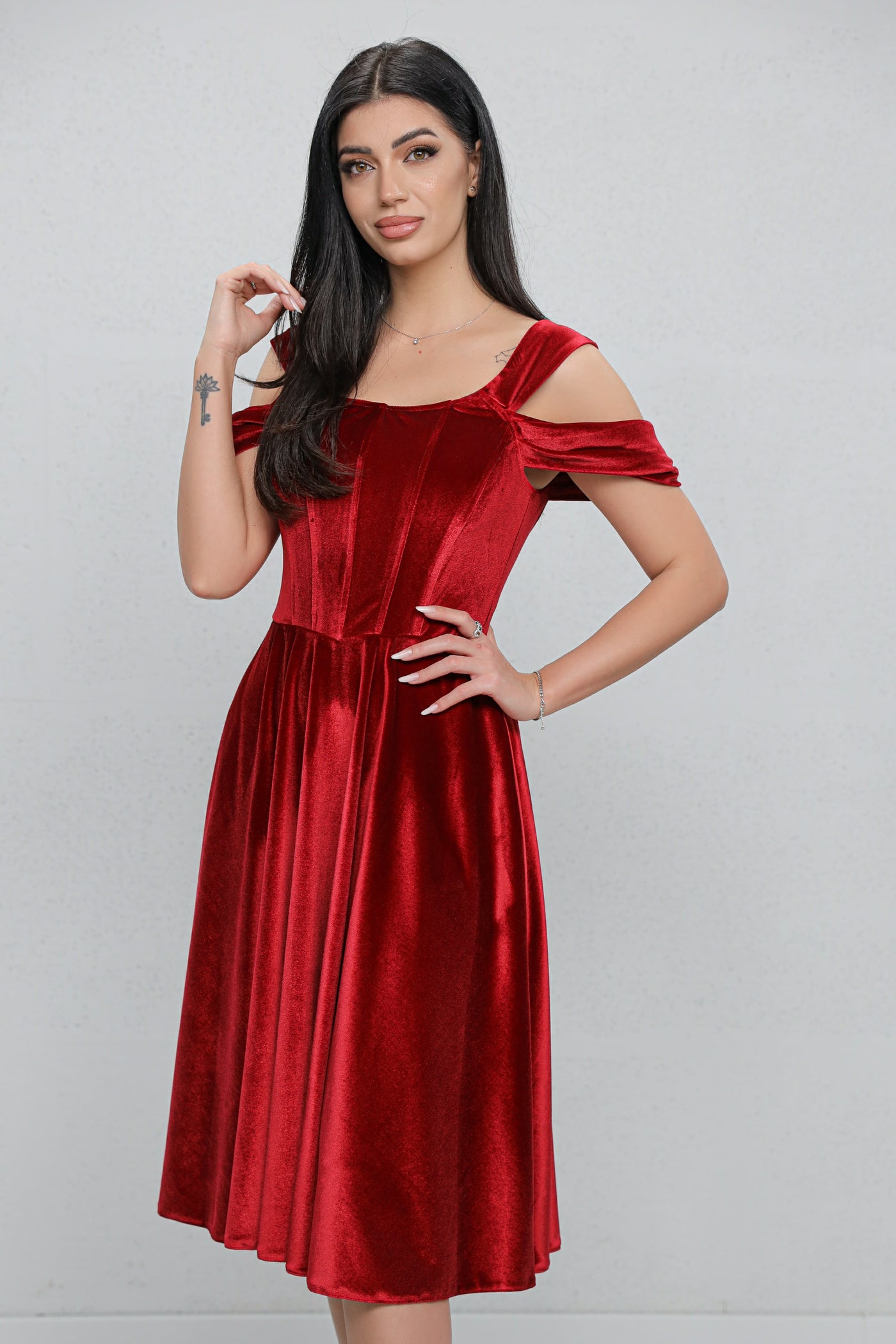 Rochie MBG bordo din catifea cu bust corsetat