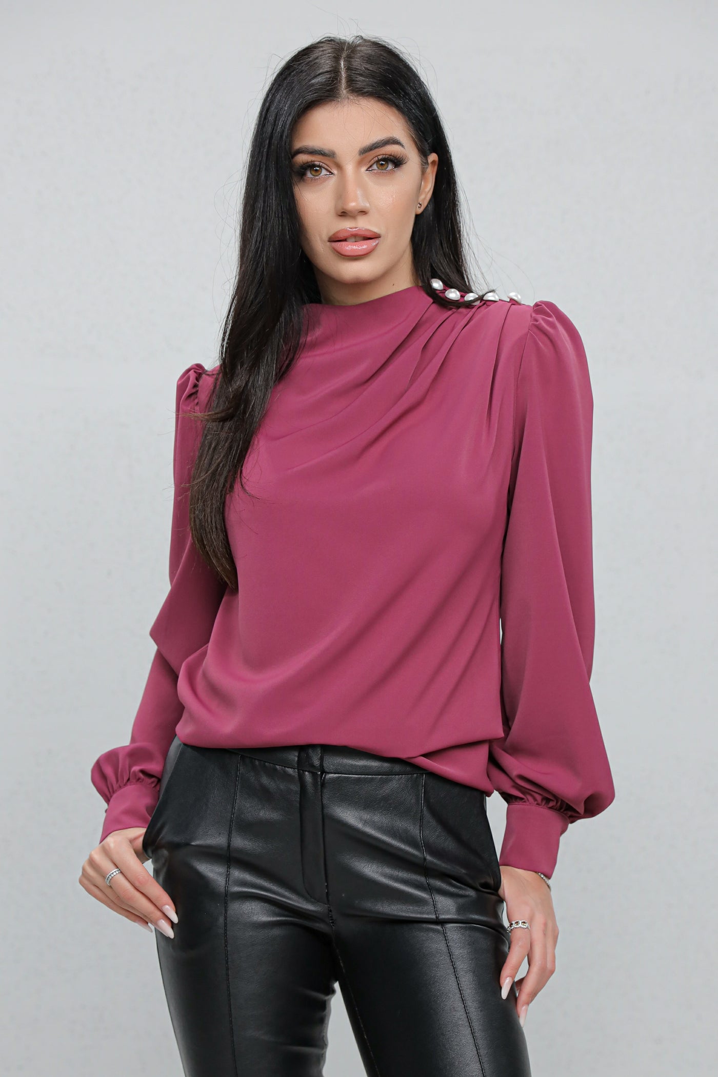 Bluza MBG pruna cu nasturi pe umăr